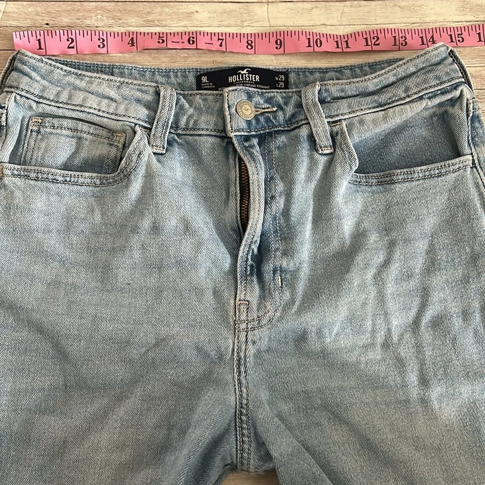 Hollister Ultra High Rise Vintage Straight Distressed Light Wash Jeans - Picture 10 of 13
